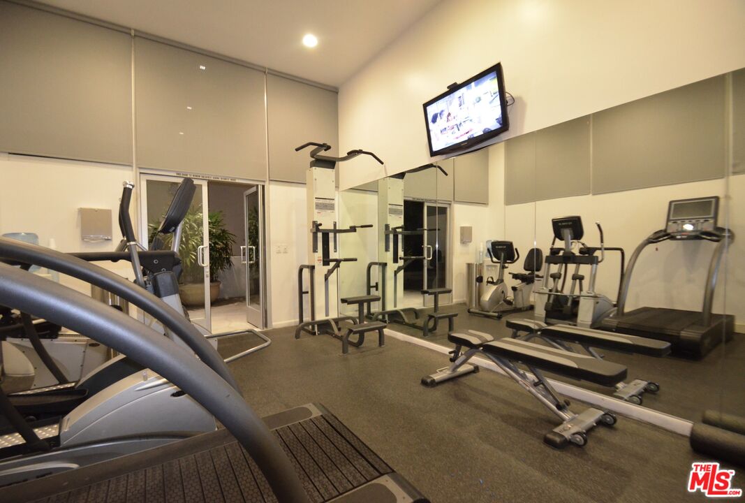 999 N DOHENY DR Unit: 612