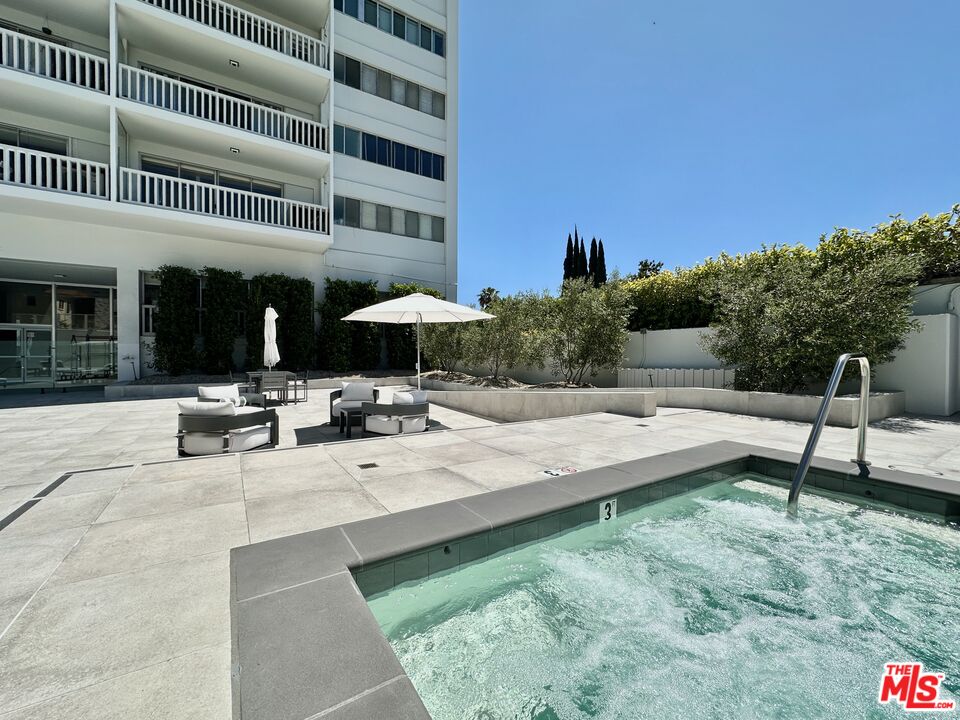 999 N DOHENY DR Unit: 612