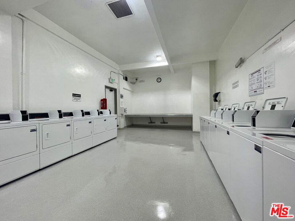 999 N DOHENY DR Unit: 612