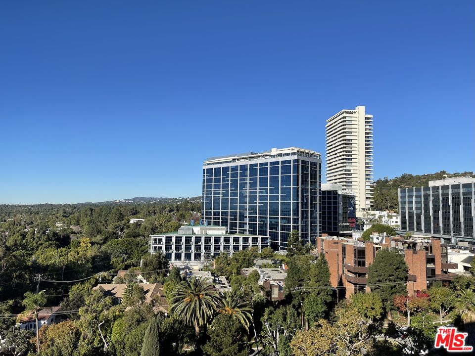 999 N DOHENY DR Unit: 612