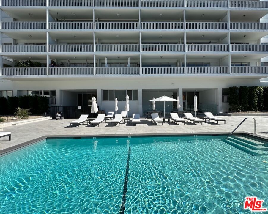 999 N DOHENY DR Unit: 612