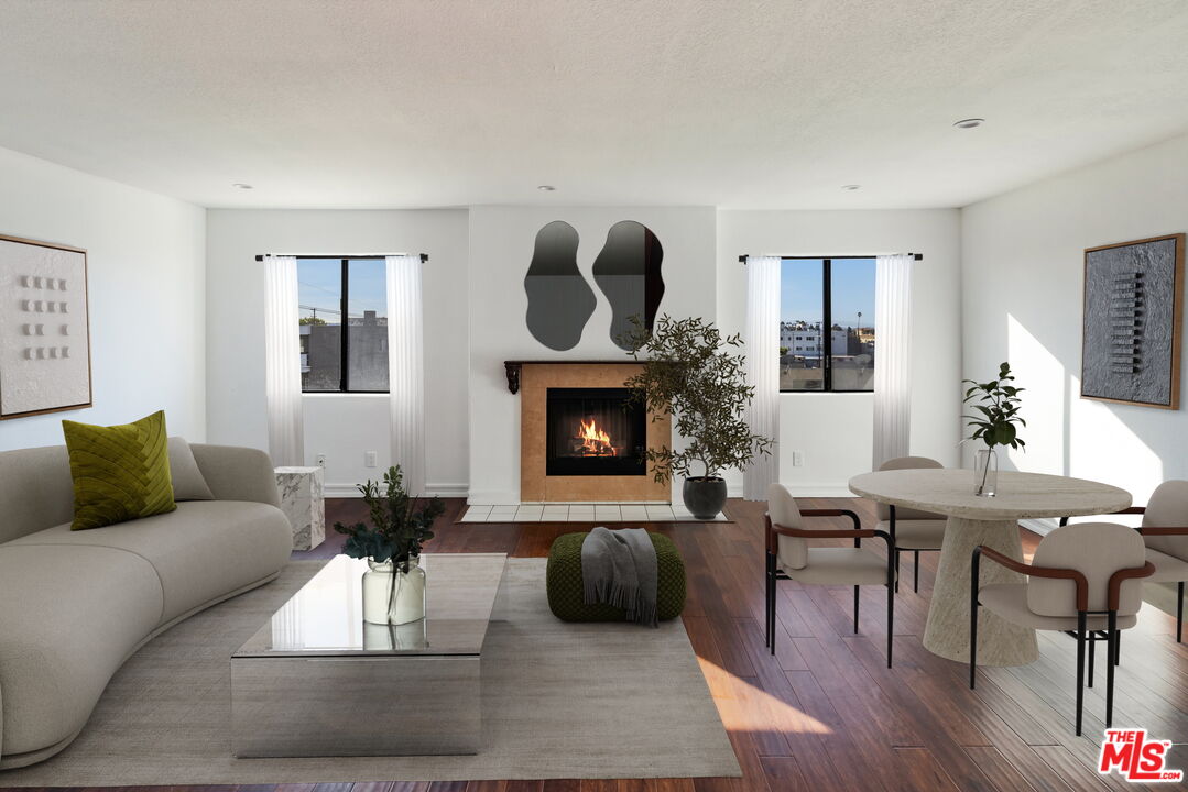 1216 S Saltair Ave Unit: 302