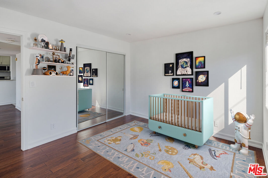 1216 S Saltair Ave Unit: 302