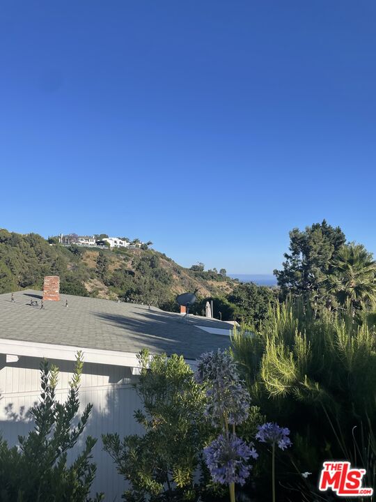 1279 El Hito Cir