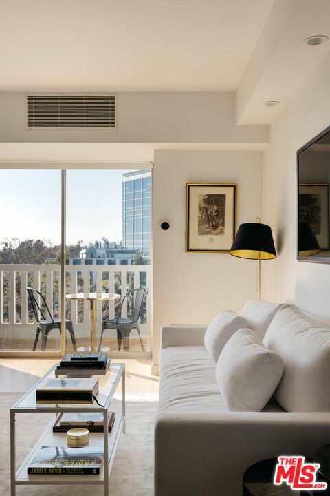 999 N Doheny Dr Unit: 702