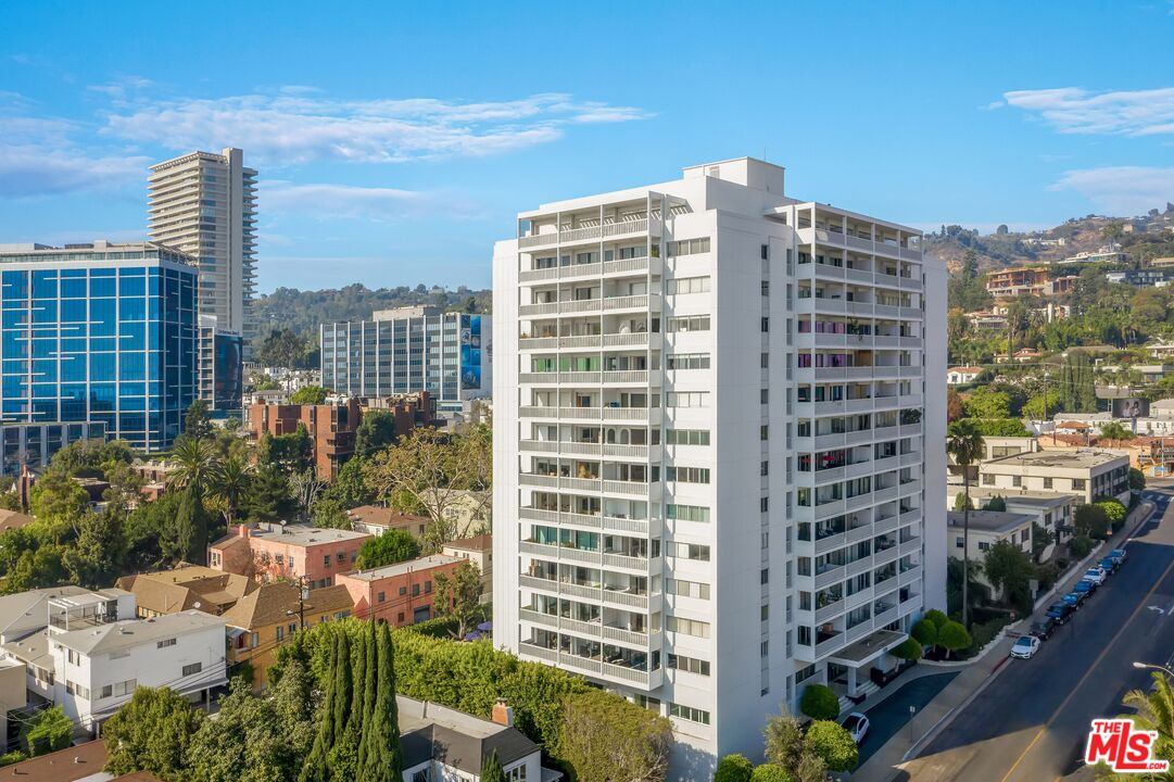 999 N Doheny Dr Unit: 702