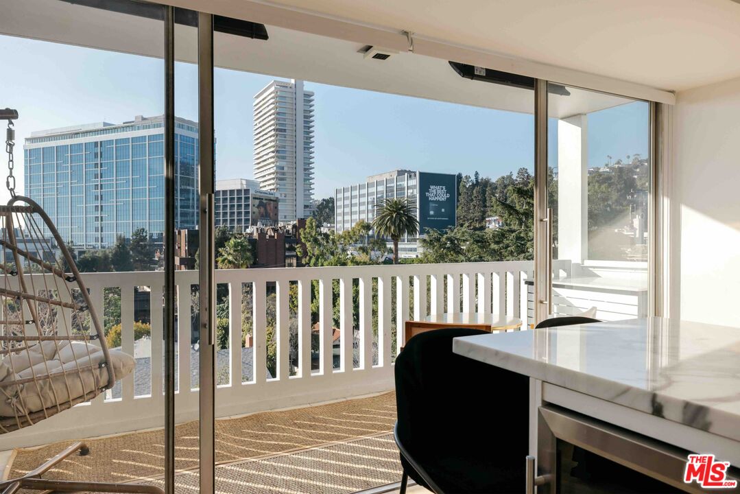 999 N Doheny Dr Unit: 702