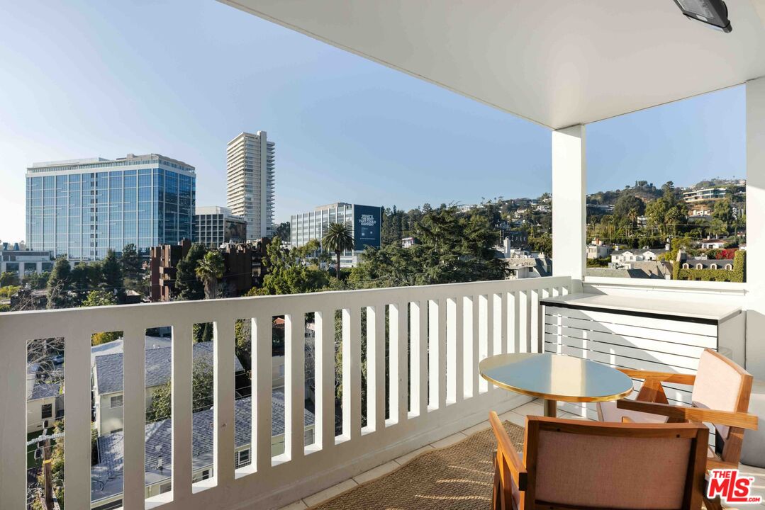 999 N Doheny Dr Unit: 702