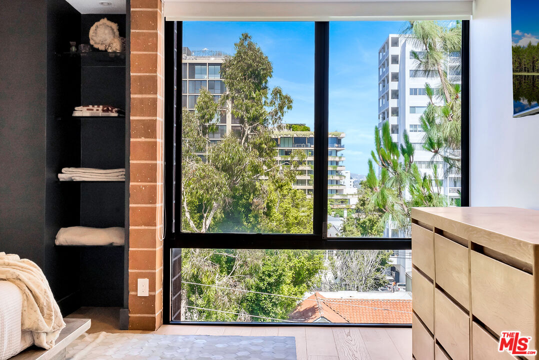 1033 Carol Dr Unit: 305