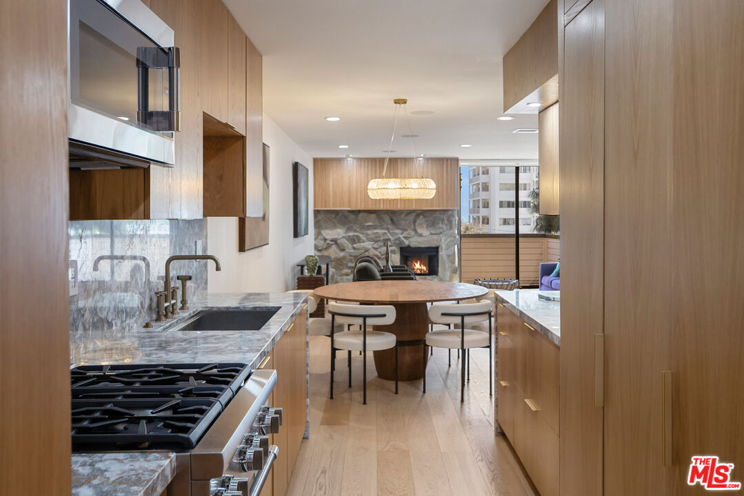 1033 Carol Dr Unit: 305