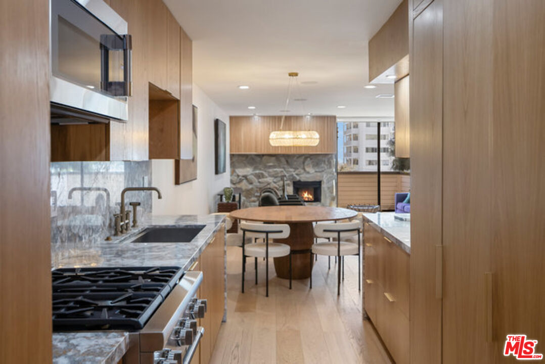 1033 Carol Dr Unit: 305