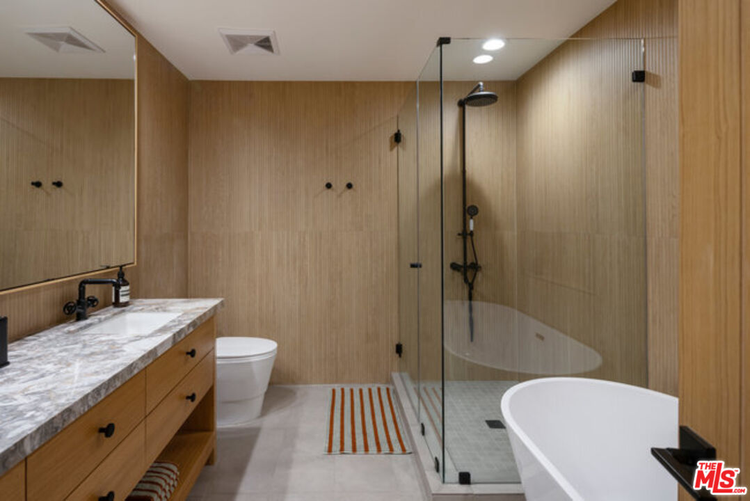 1033 Carol Dr Unit: 305
