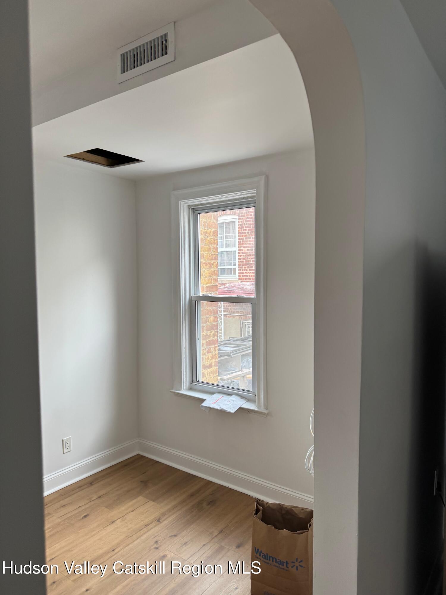 284 E 57th Street