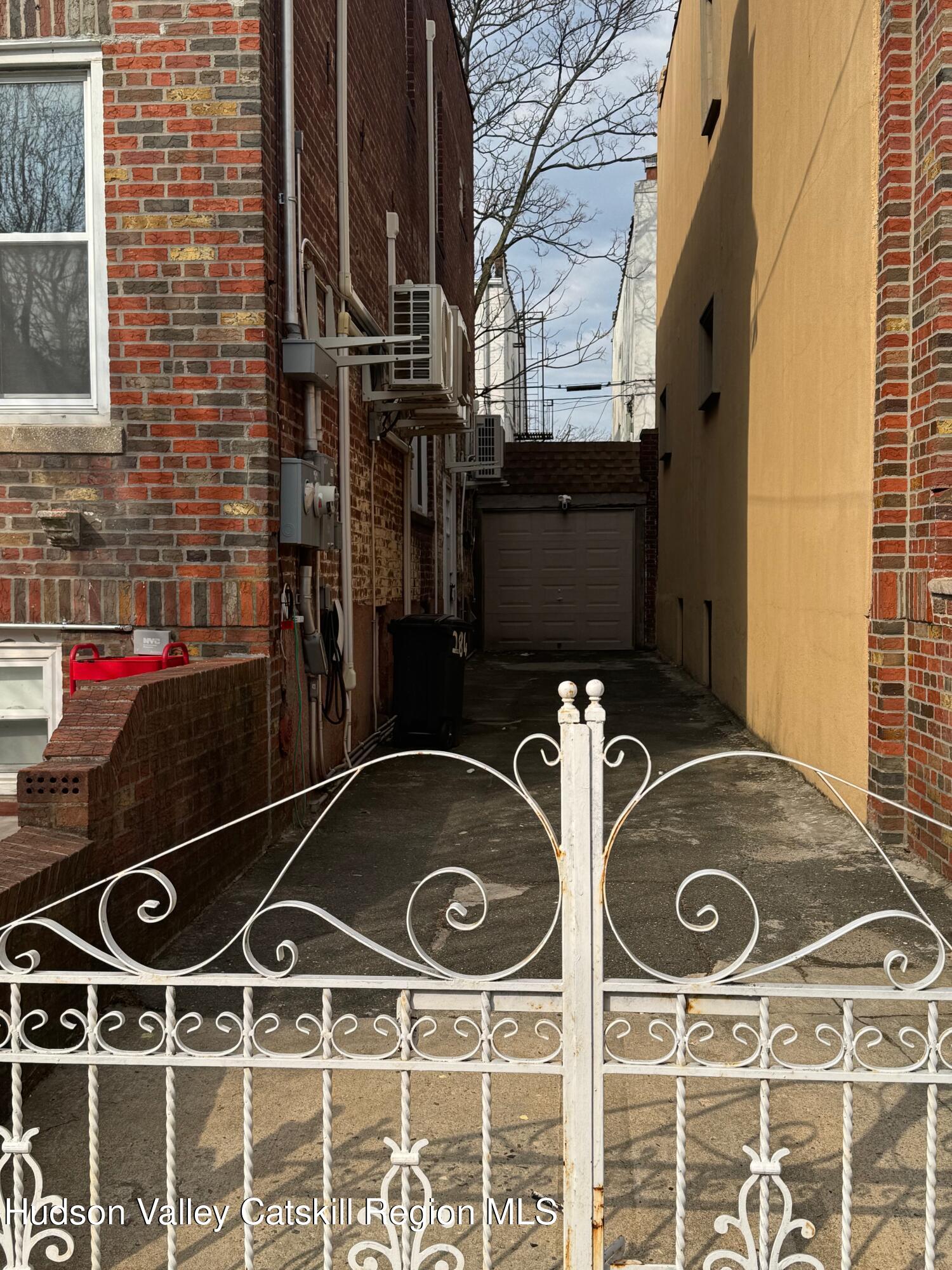284 E 57th Street