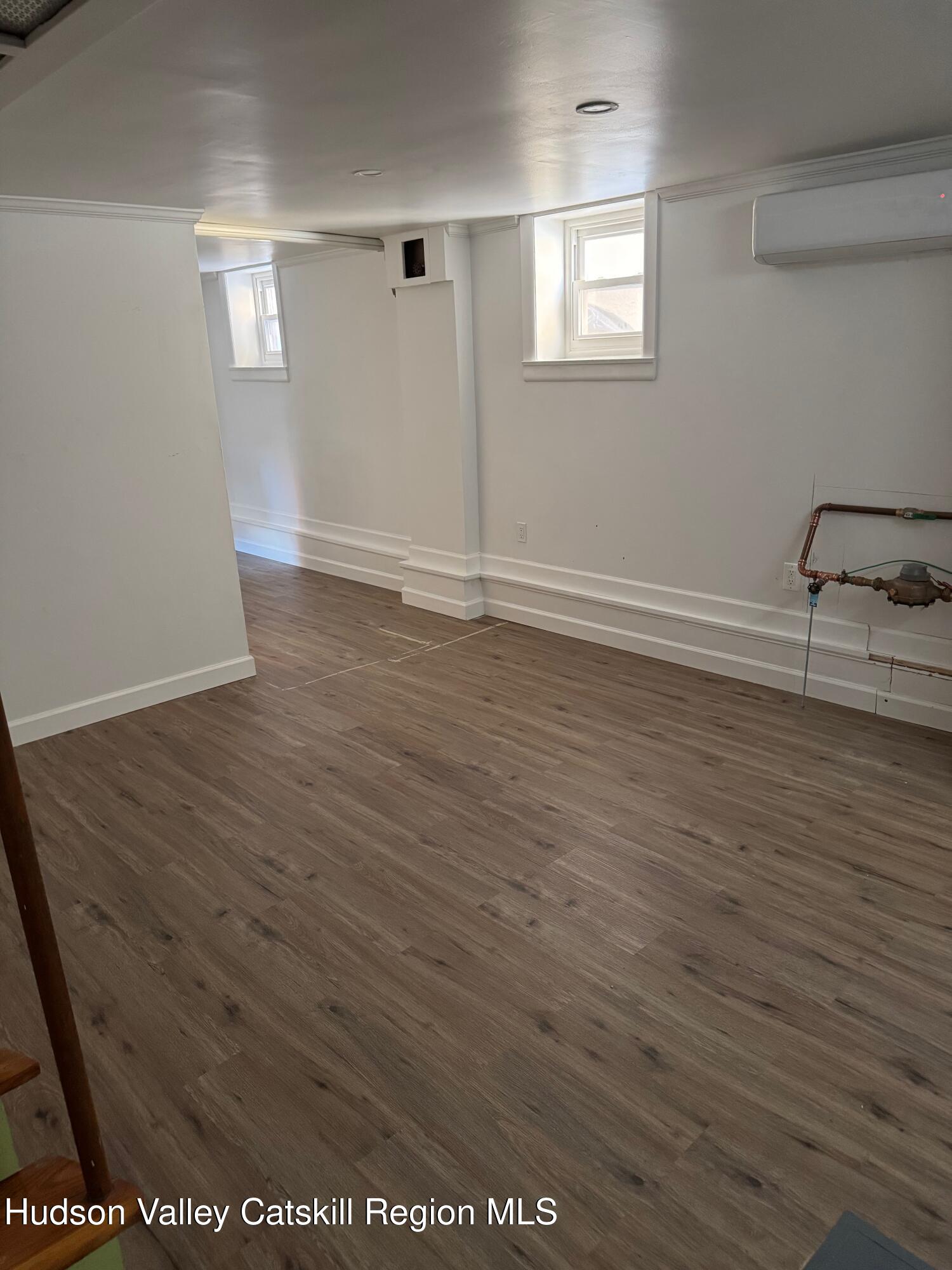 284 E 57th Street