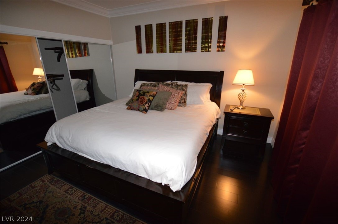 210 East FLAMINGO Road 136