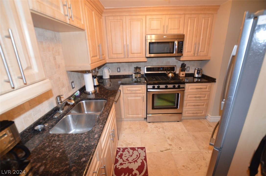 210 East FLAMINGO Road 136