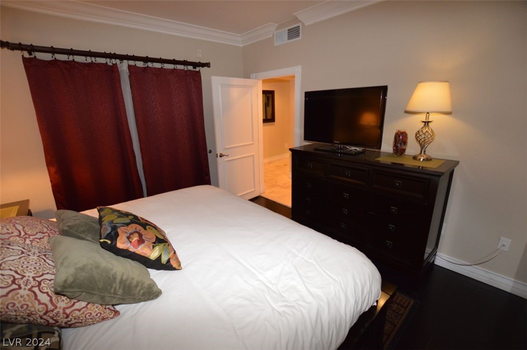 210 East FLAMINGO Road 136