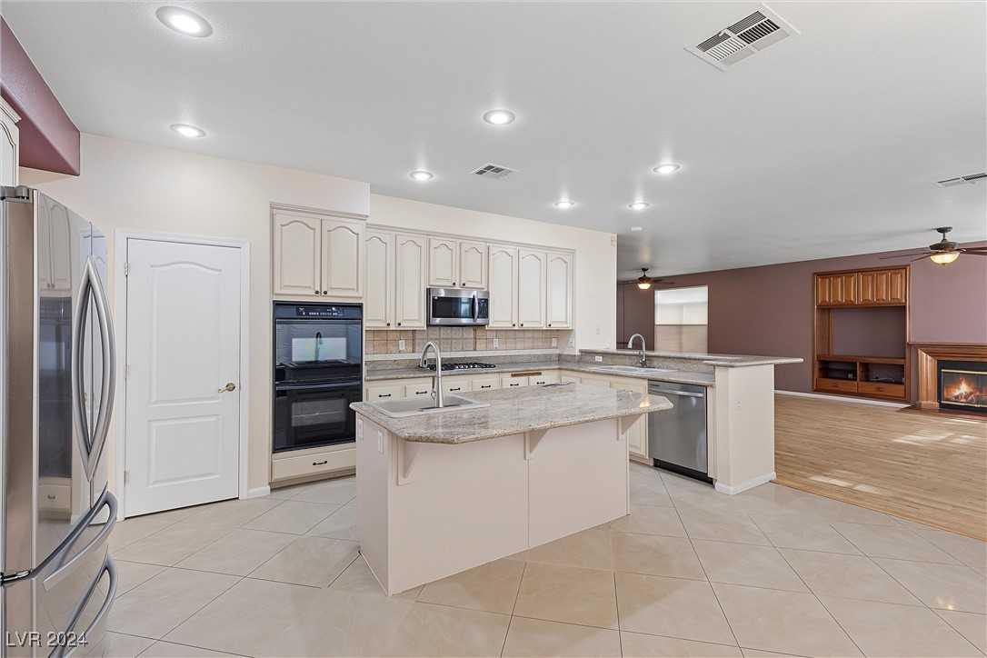 1712 Pink Cliff Court