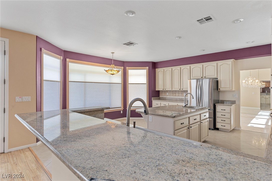 1712 Pink Cliff Court