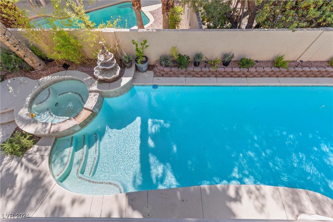 1712 Pink Cliff Court