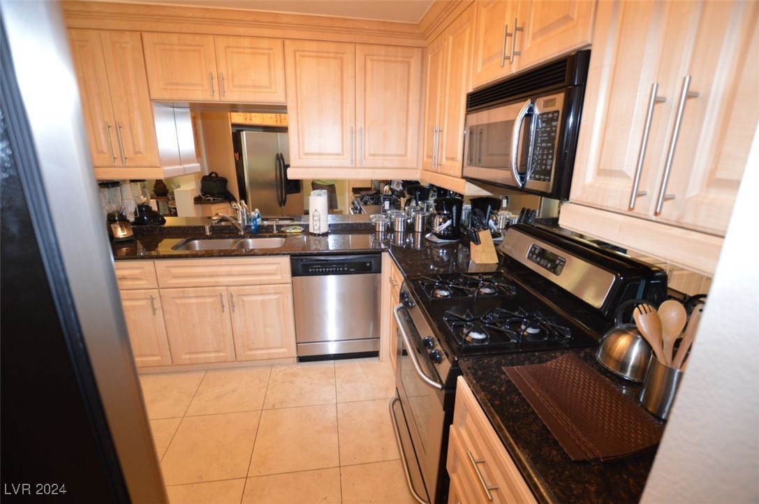 230 East Flamingo Road 129