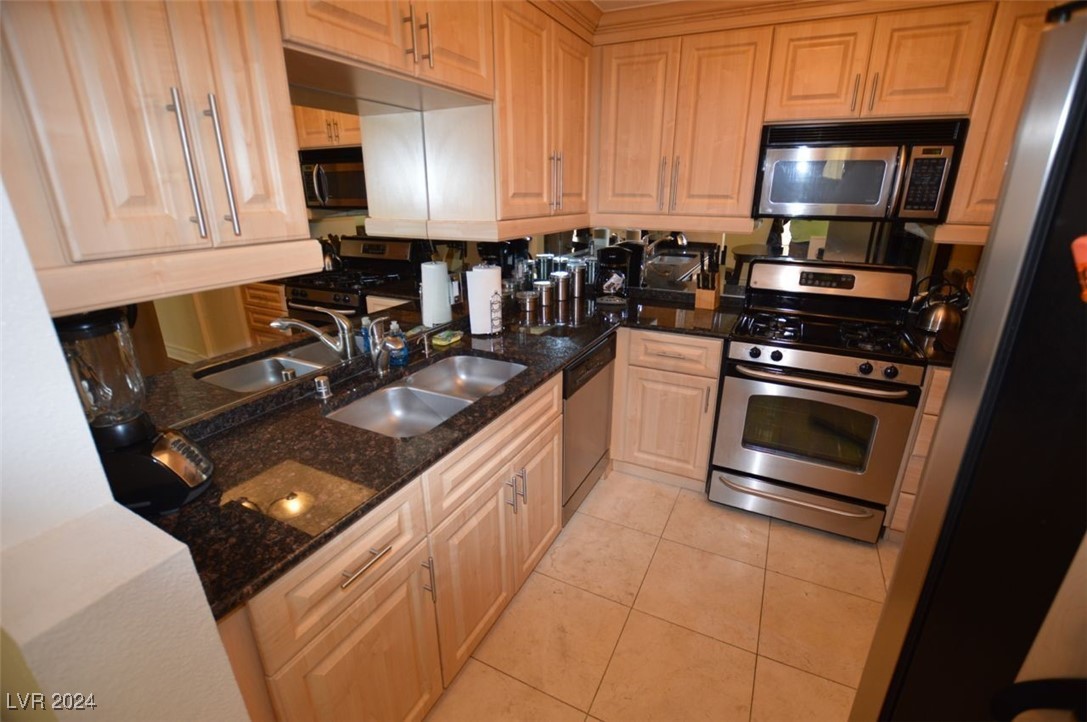 230 East Flamingo Road 129