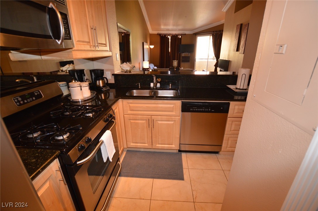 260 FLAMINGO Road 406