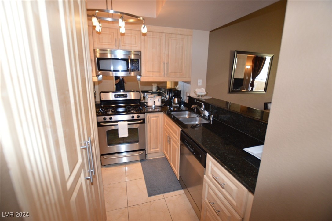 260 FLAMINGO Road 406