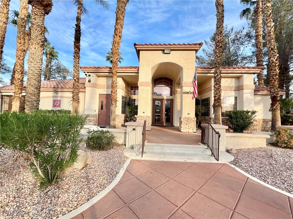 1830 North Buffalo Drive 1067