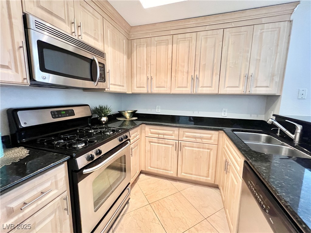 220 FLAMINGO Road 417