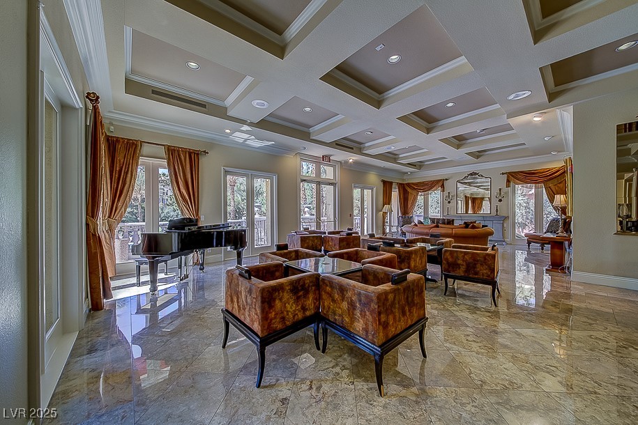 260 Flamingo Road 102