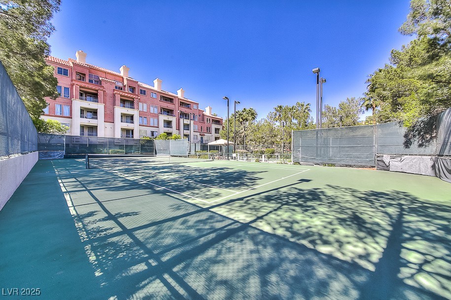 260 Flamingo Road 102