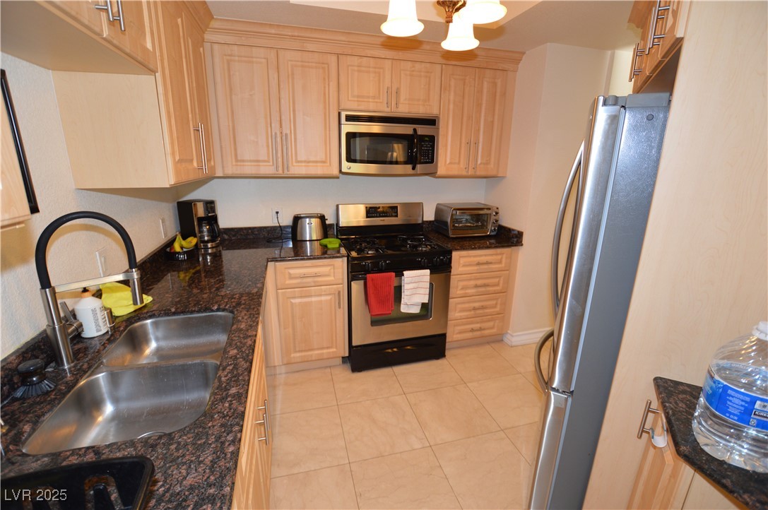 230 East Flamingo Road 229