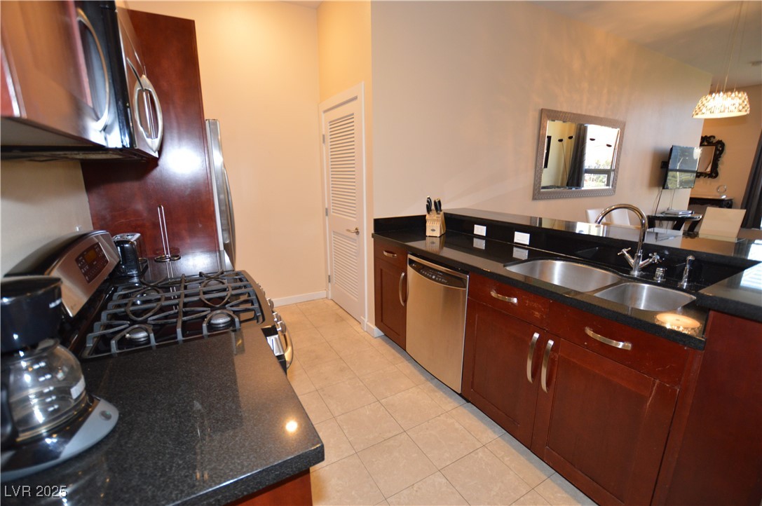 4585 DEAN MARTIN Drive 205