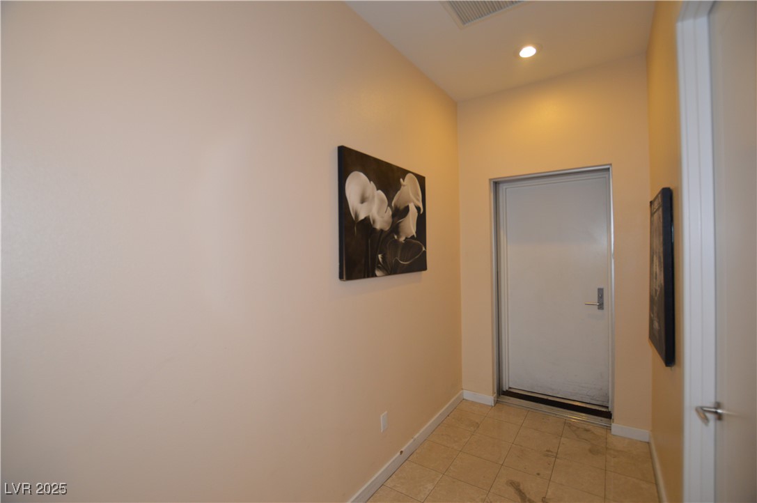 4585 DEAN MARTIN Drive 205