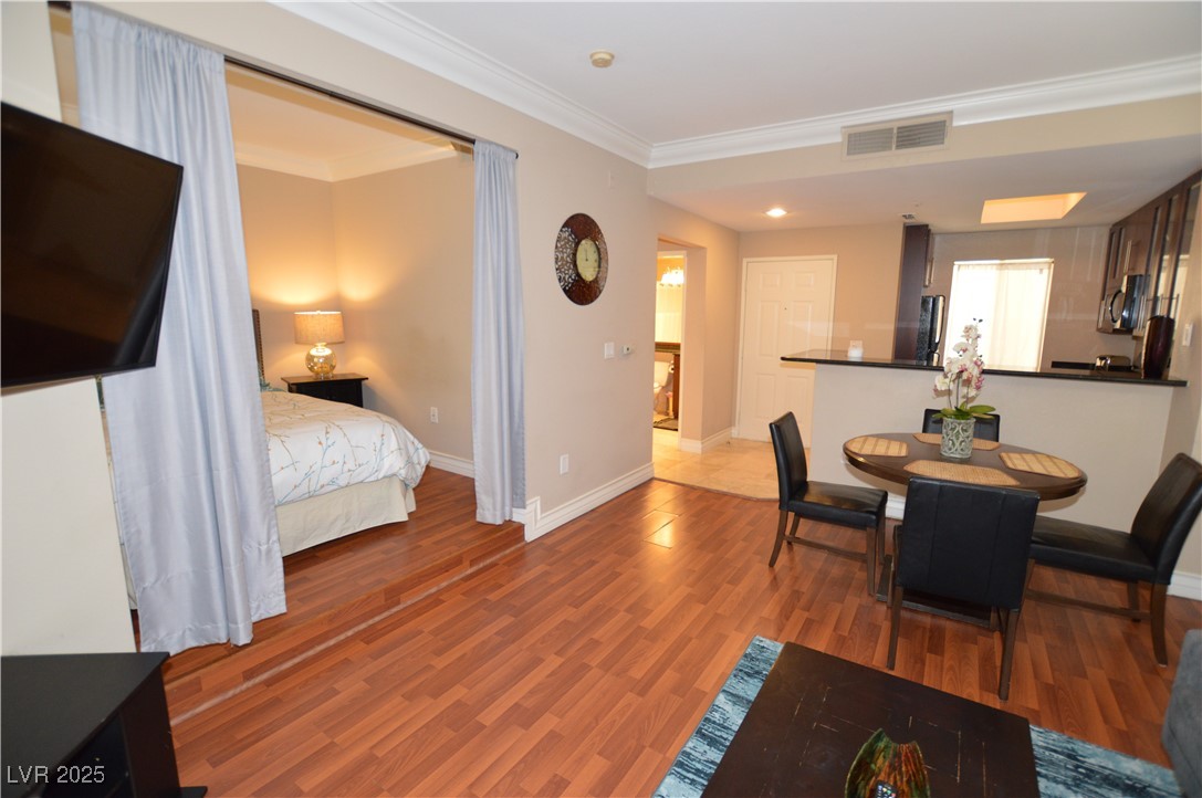 230 East FLAMINGO Road 231