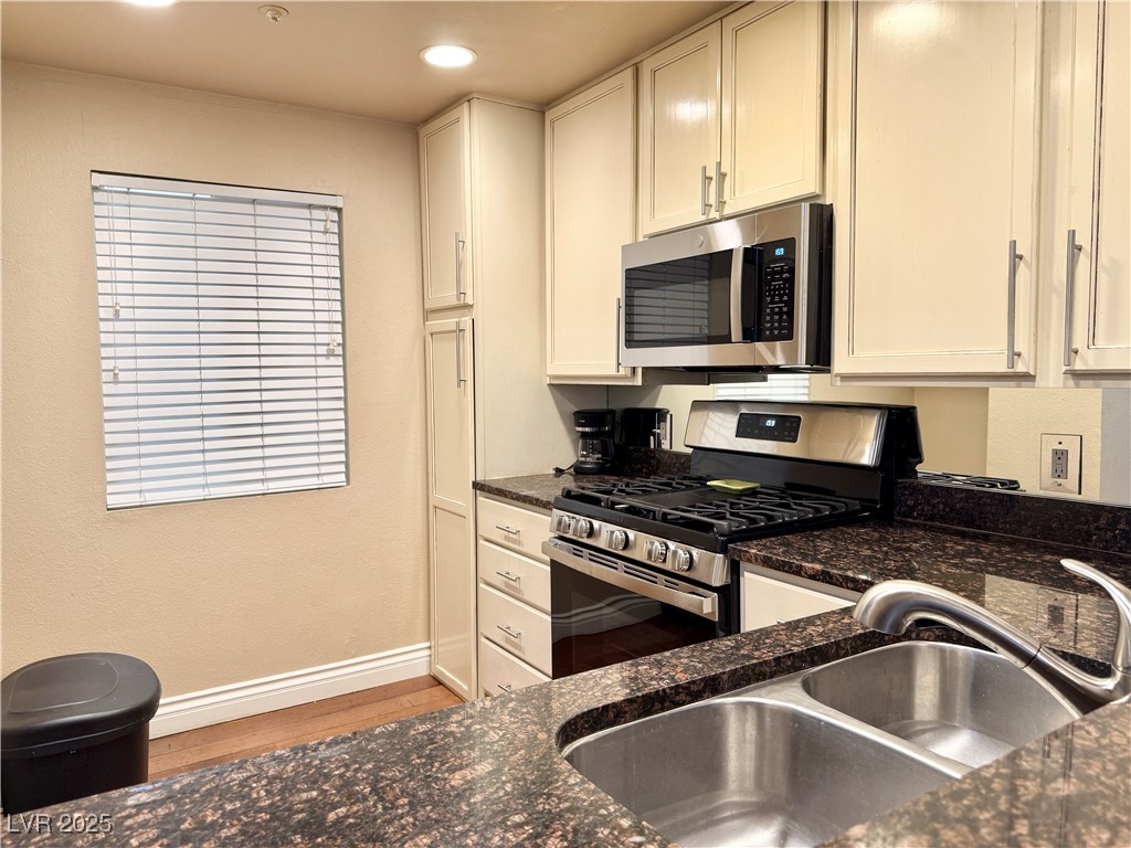 210 FLAMINGO Road 206