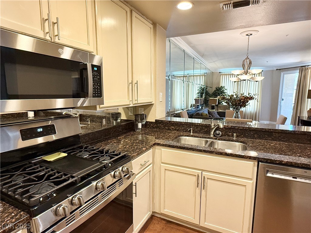 210 FLAMINGO Road 206