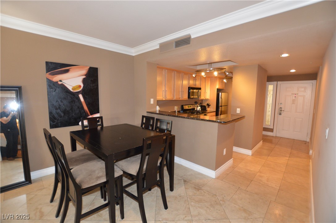 260 FLAMINGO Road 213