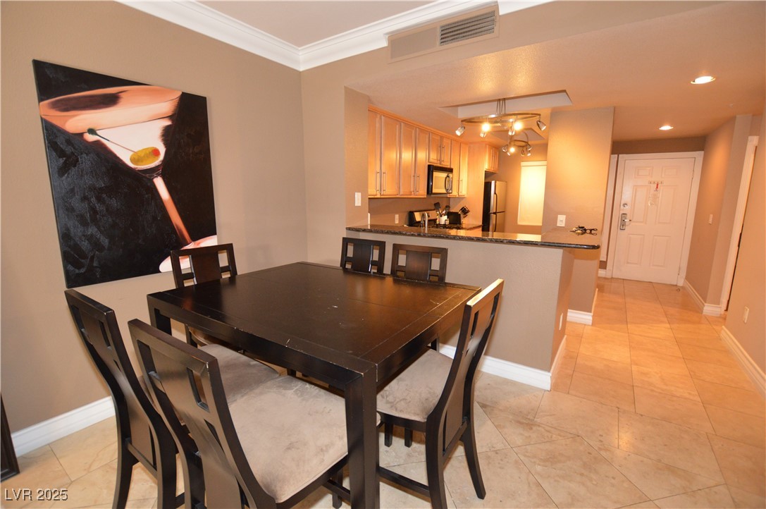 260 FLAMINGO Road 213