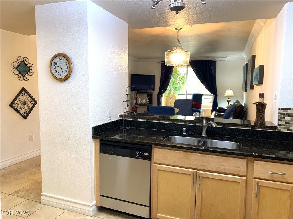 210 East FLAMINGO Road 201