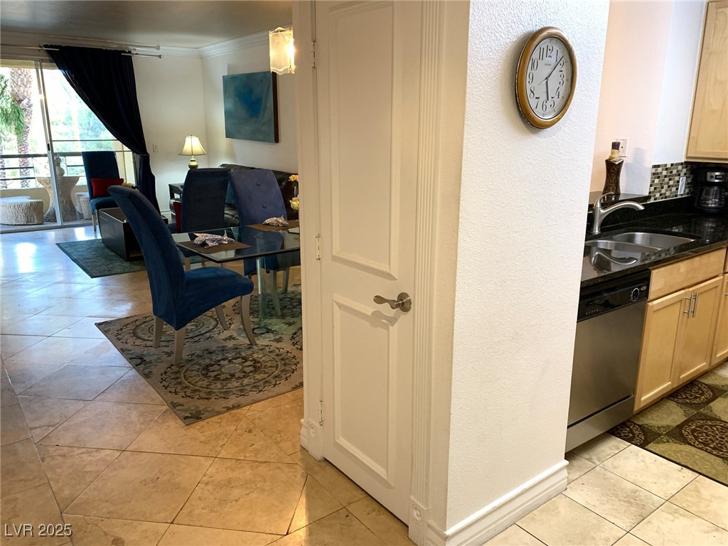 210 East FLAMINGO Road 201