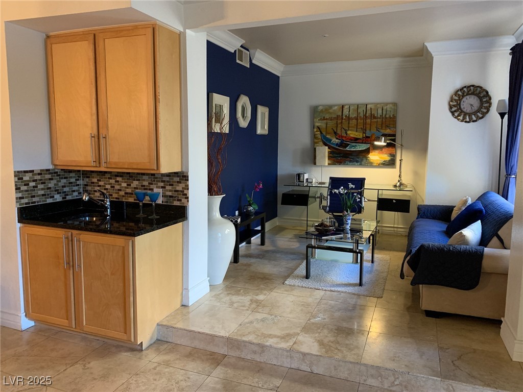 210 East FLAMINGO Road 201