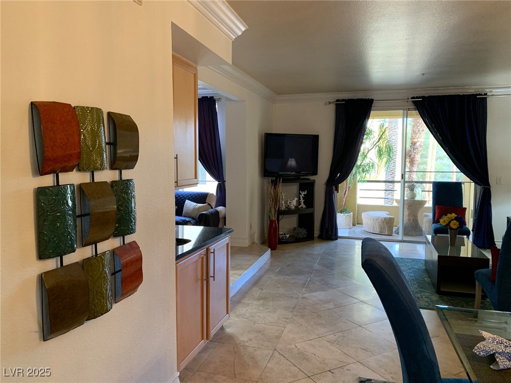 210 East FLAMINGO Road 201