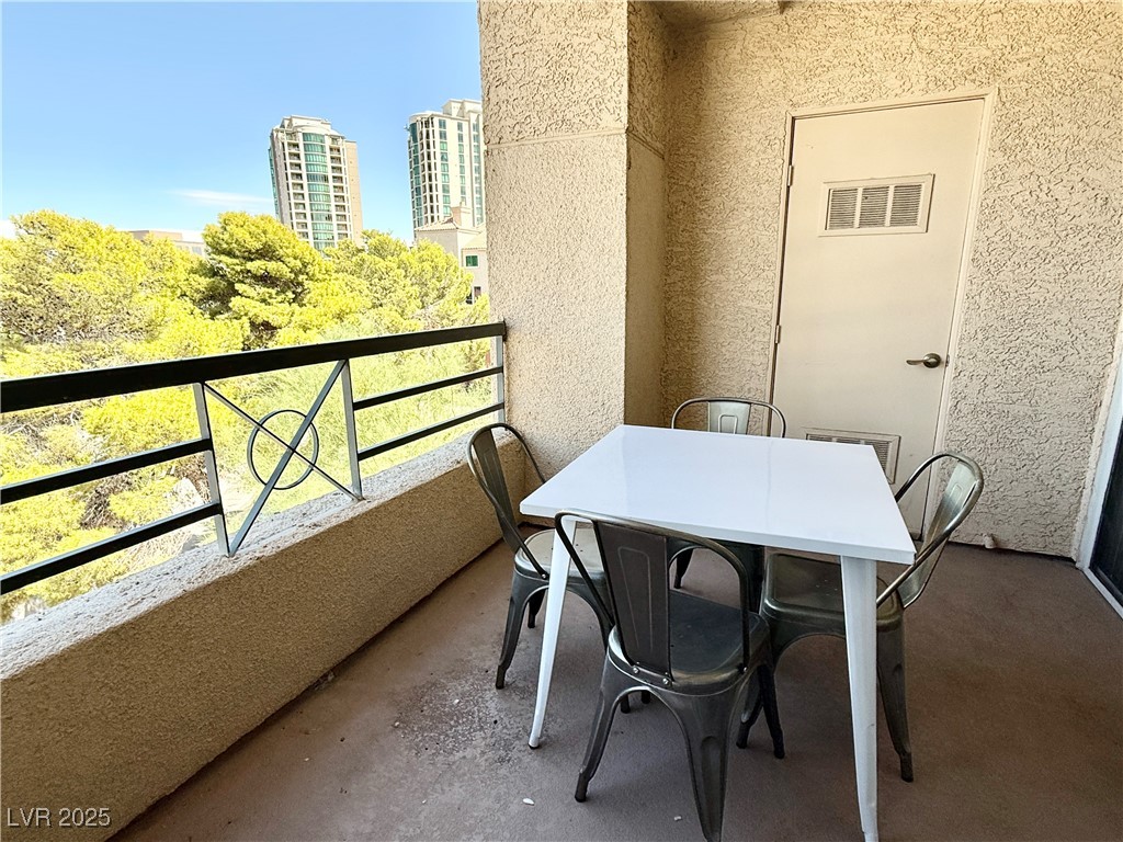 230 FLAMINGO Road 323