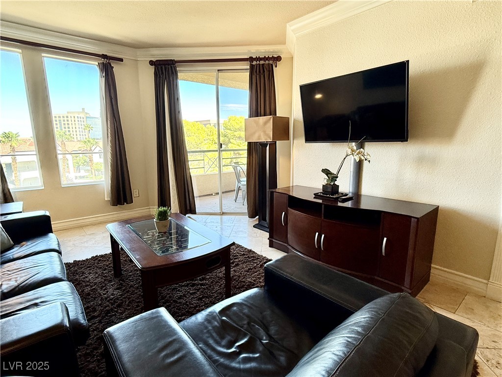 230 FLAMINGO Road 323