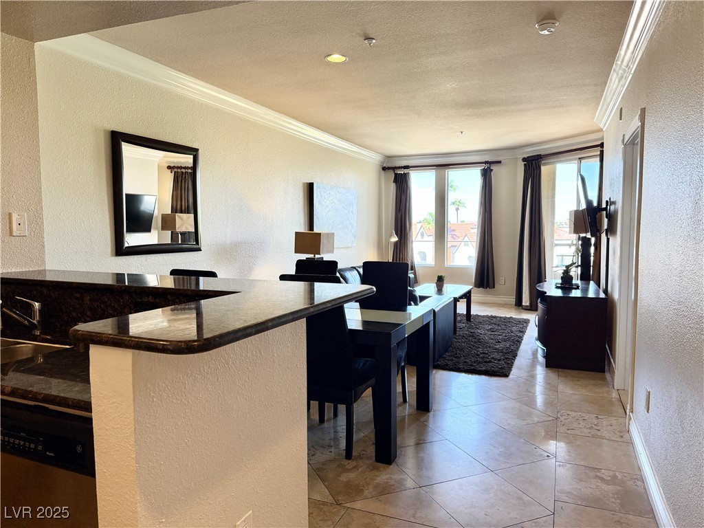 230 FLAMINGO Road 323