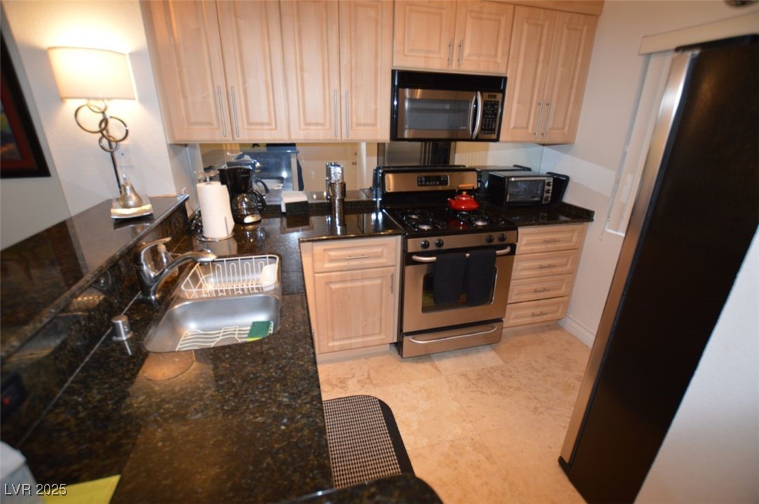 230 East FLAMINGO Road 128