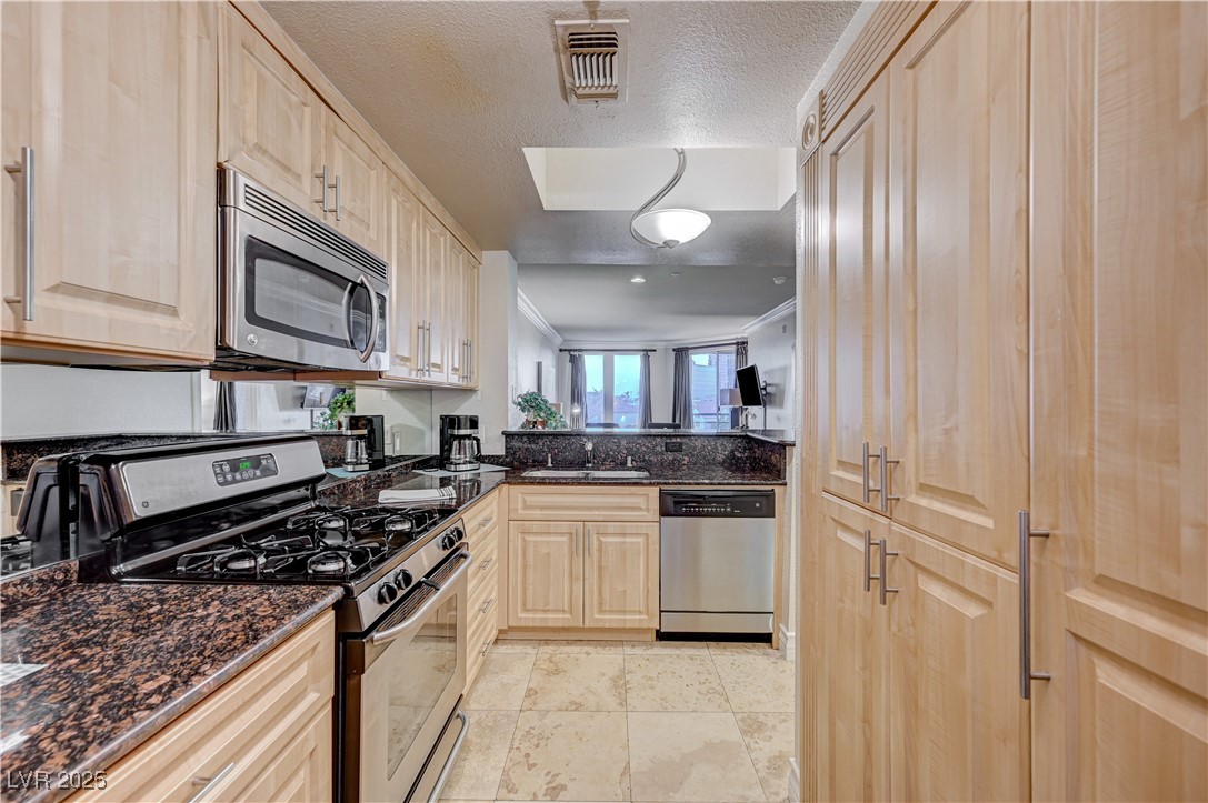 230 East Flamingo Road 323